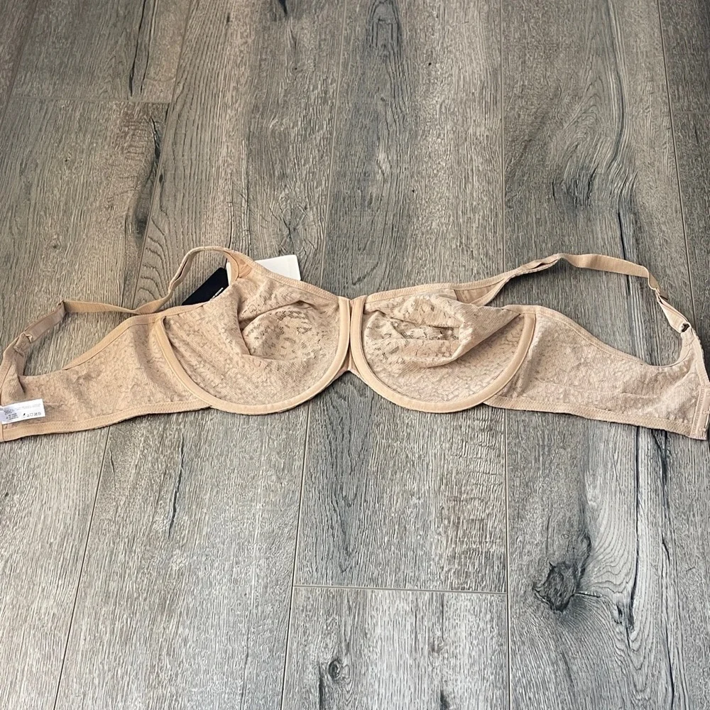 Wacoal Lace Underwire Bra in Tan - Picture 6 of 7
